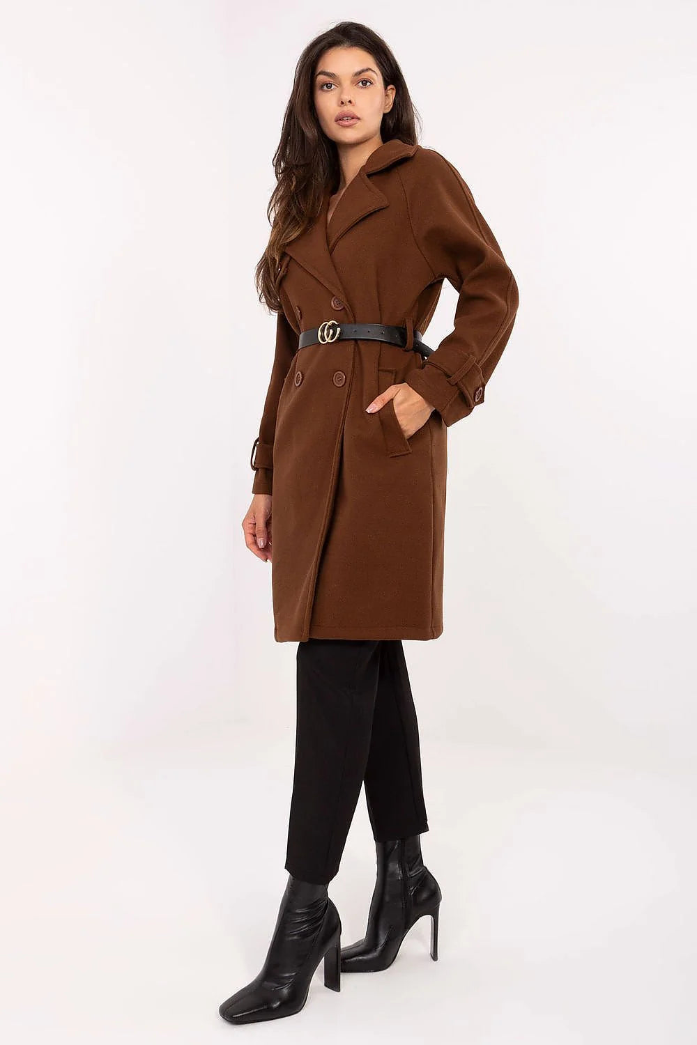 manteau femme long double boutonnage laine marron col revers coupe droite raffinée ajustable ceinture noire boucle poches latérales