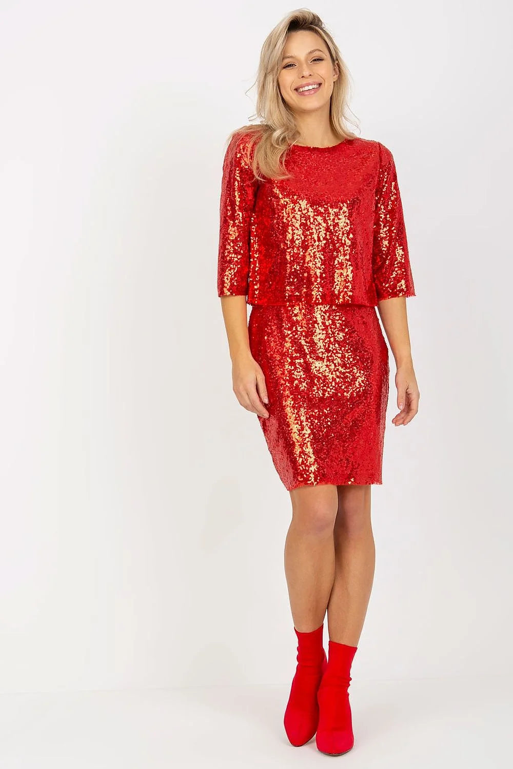 jupe crayon sequins rouge vif paillettes scintillantes taille haute ajustée extensible doublure confortable soirée cocktail réveillon glamour