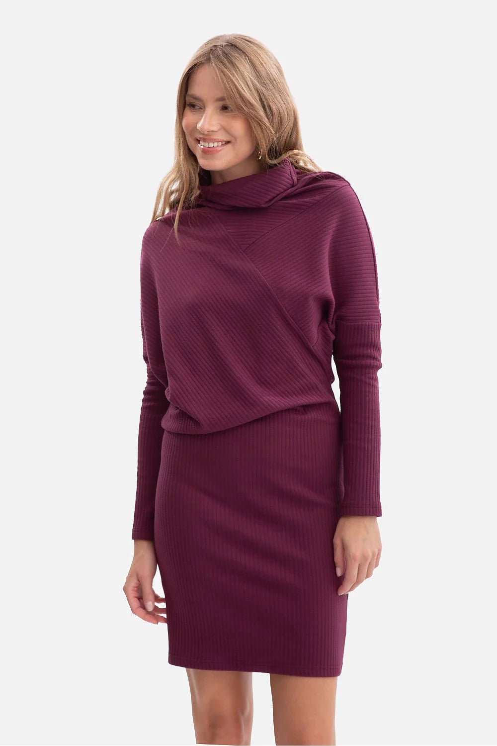 robe pull côtelée prune col bénitier drapé manches chauve souris longues épaules marquées taille blousante jupe crayon ajustée mini élégante