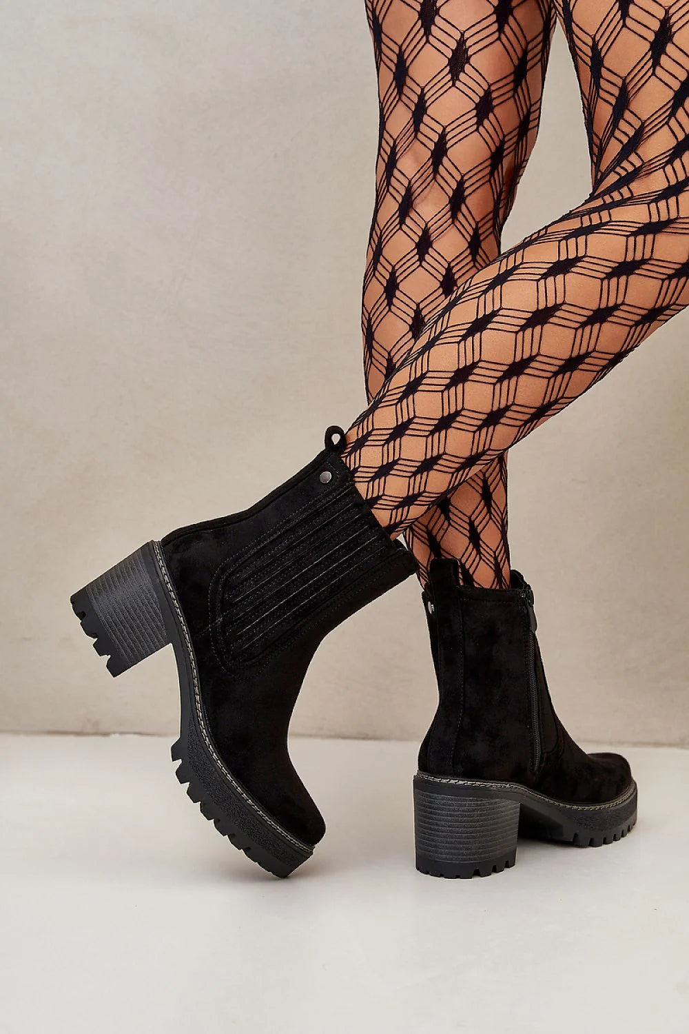 Bottes pour femmes design moderne élégant talon stable 7 cm suédine écologique doublure fourrure synthétique automne hiver