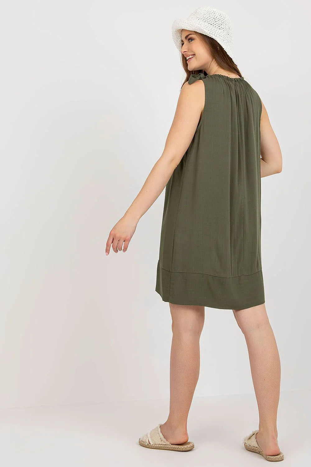 Robe de jour Och Bella style décontracté estival sans manches tissu fluide couleur vert kaki occasion polyvalente femmes
