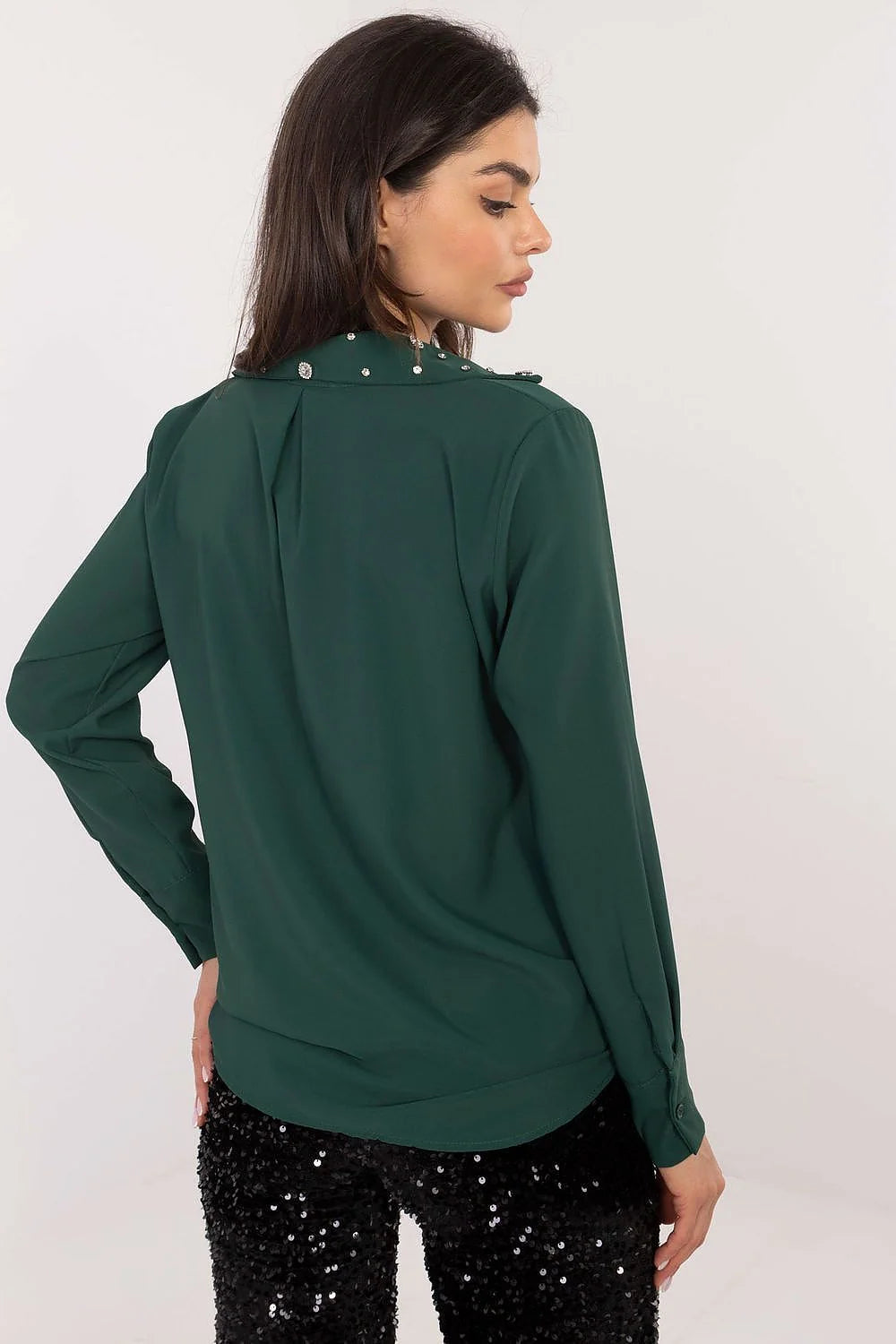 blouse femme manches longues vert profond crêpe fluide encolure V col chemise perles épaules ourlet élastiqué polyester viscose