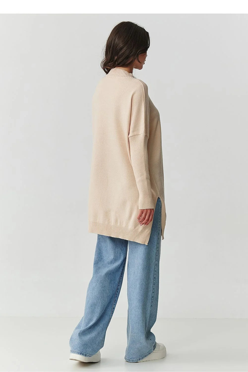 pull oversize femme viscose beige poudré tunique longue coupe droite fentes latérales col montant côtelé manches tombantes bordures côtelées douce