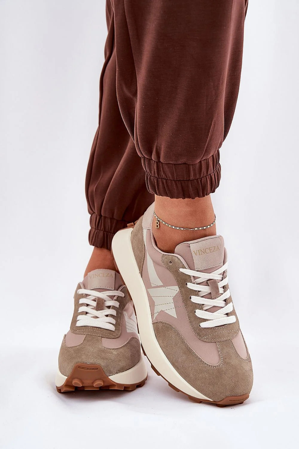 Chaussures de sport Step in style pour femme, design moderne, daim et textile, confort tout le jour, semelle antidérapante, Vinceza, style sport-casual, beige et rose pâle, doublure en cuir, idéales pour tenues urbaines