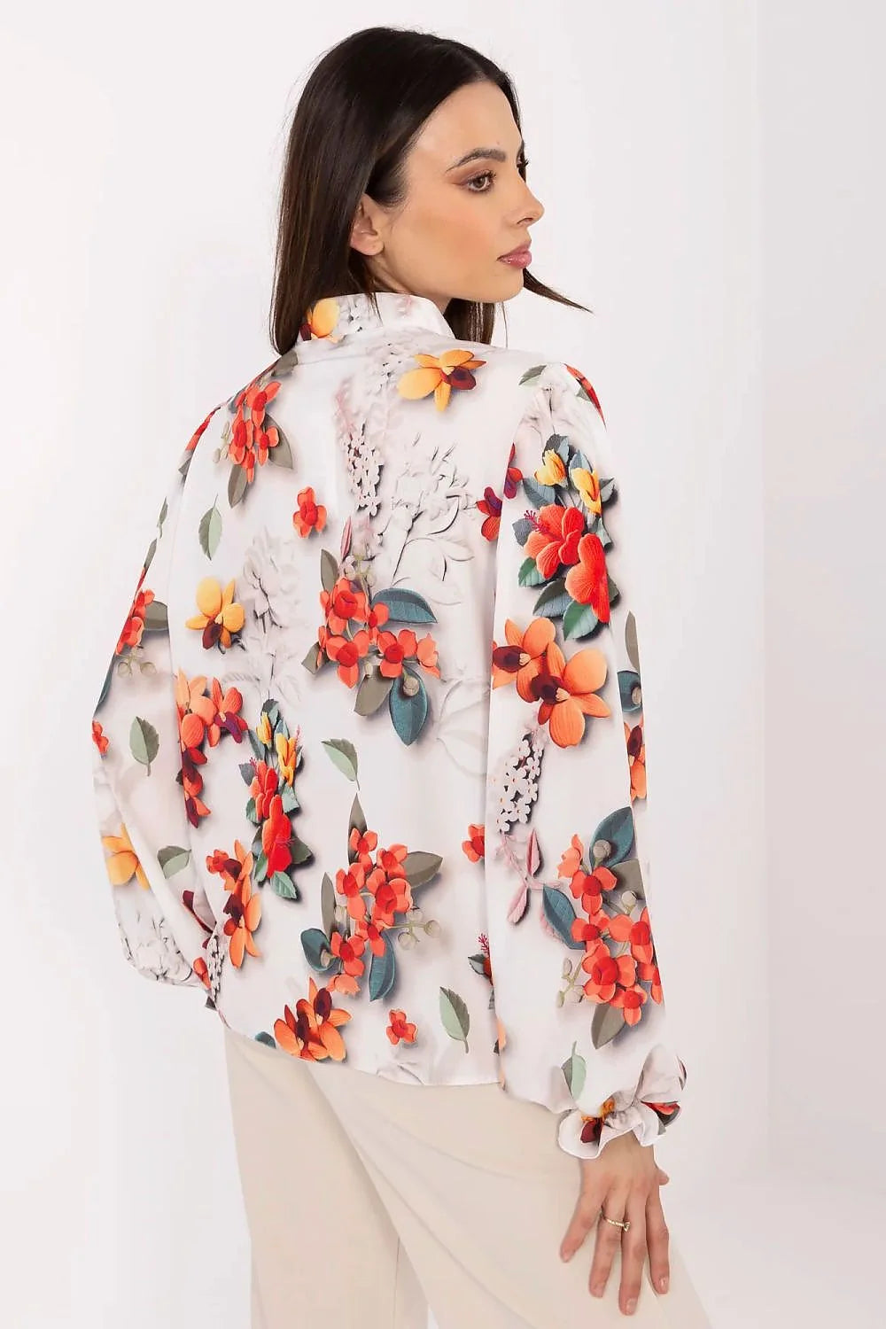 Chemise femme manches longues motif floral vibrant col montant tissu fluide coupe ample occasion spéciale travail