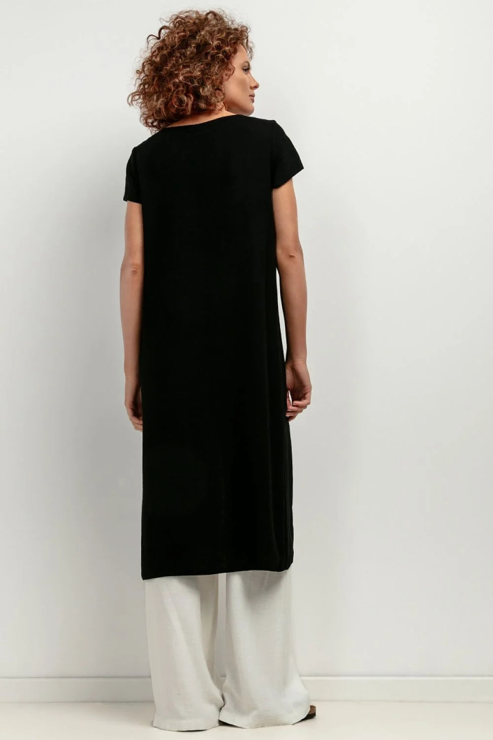 Tunique Tessita longue asymétrique noire matériaux légers viscose lin femmes été plage