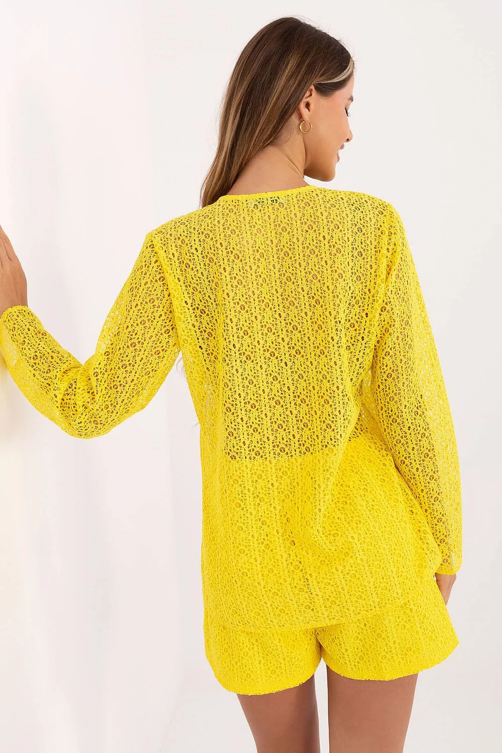 Ensemble féminin jaune dentelle kimono blouse manches longues shorts jambes larges taille haute femme été