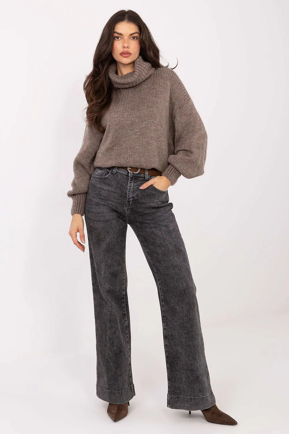 pull femme col roulé oversize grosse maille taupe coupe courte manches ballon moelleuse mohair acrylique nylon doux cocooning confortable hivernal