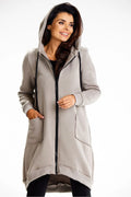manteau long capuche matelassé gris clair oversize zippé molleton coton polyester doublée cordons contrastés poches plaquées poignets côtelés asymétrique