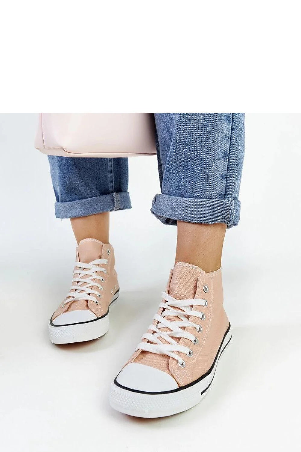 baskets montantes femme toile rose pâle casual confortable maintien cheville semelle caoutchouc vulcanisée bout renforcé œillets métalliques lacets blancs rétro