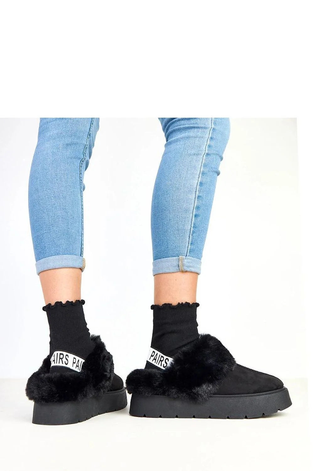 bottines basses suédine synthétique noires fourrées faussefourrure plateforme4cm semellecrantée antidérapante bout rond élastique avant couture décorative confortable chaude urbaine cosy