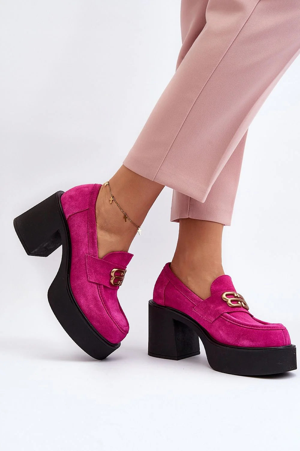 mocassins plateforme talon bloc daim fuchsia suède semelle noire épaisse rond confortable bride décorative double boucle dorée automne printemps femme