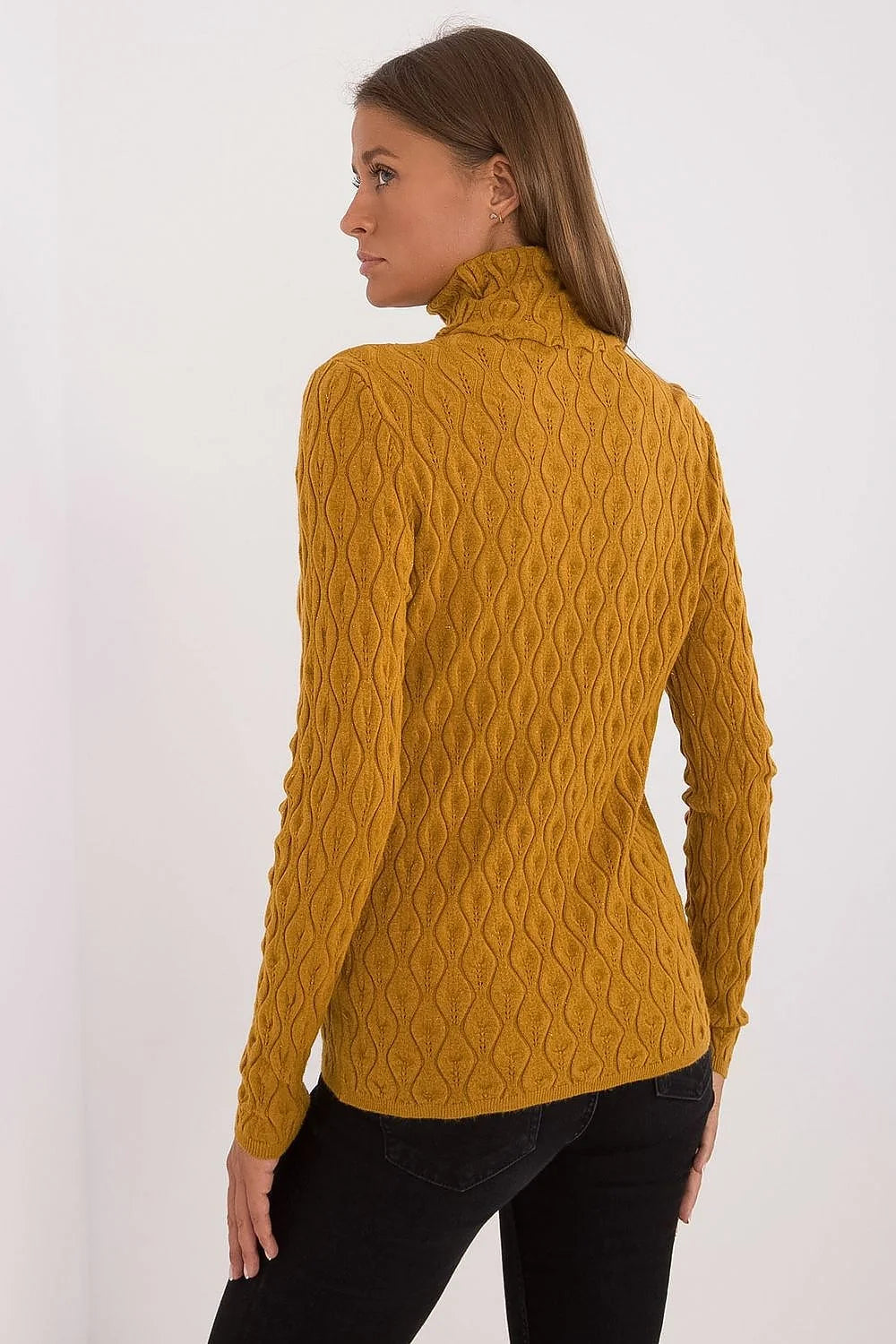 Pull à col roulé maille torsadée jaune moutarde ajusté longues manches femmes automne hiver élégance confort style intemporel