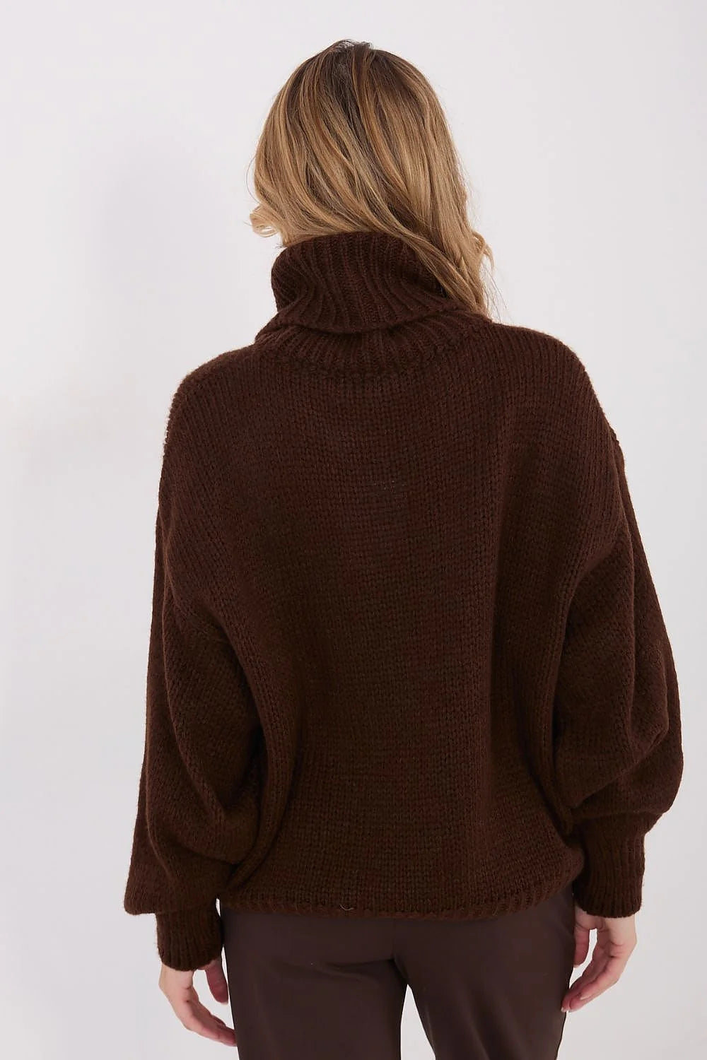 pull femme col roulé oversize chocolat maille épaisse mohair acrylique nylon mélange doux moelleux manches ballon bords côtes