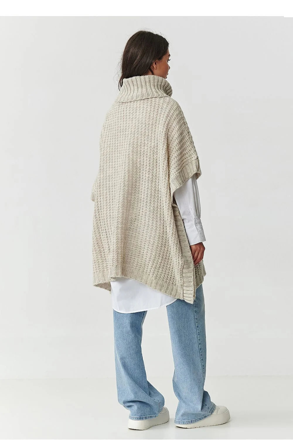 poncho pull col roulé oversize ample mi long manches coudes poches plaquées maille épaisse bordures côtelées femme beige acrylique laine