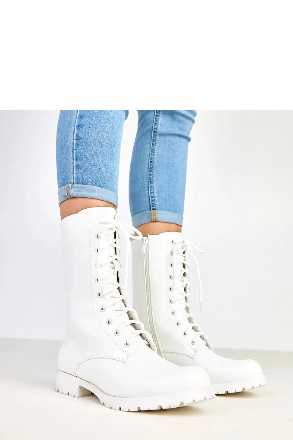 bottines blanches femme similicuir écologique bout rond tige22cm montante talon carré 3cm semelle caoutchouc crantée lacets zip confort