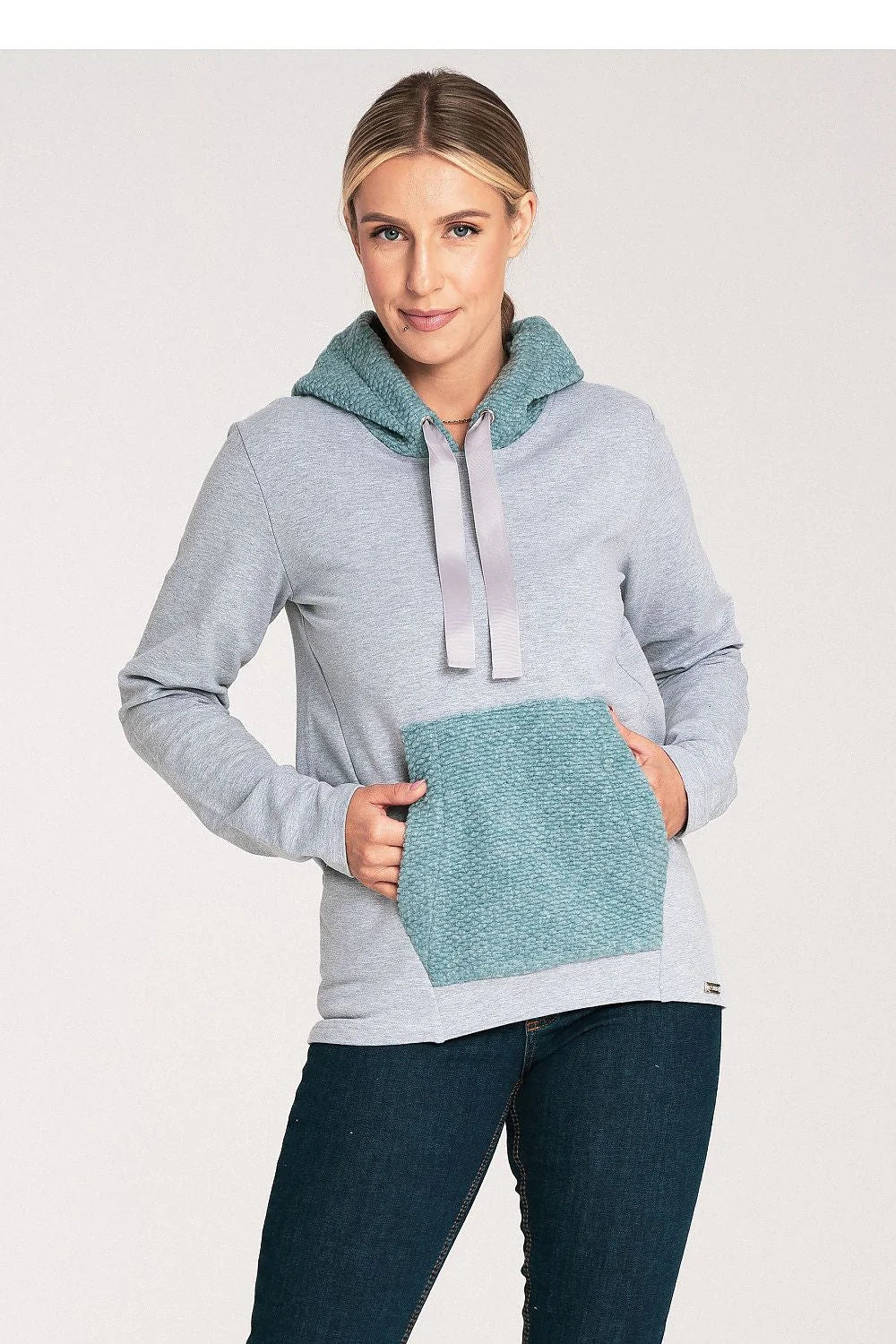 Sweatshirt à capuche pour femmes en coton 98% avec poche kangourou bleu pastel, design moderne et confortable, ajusté