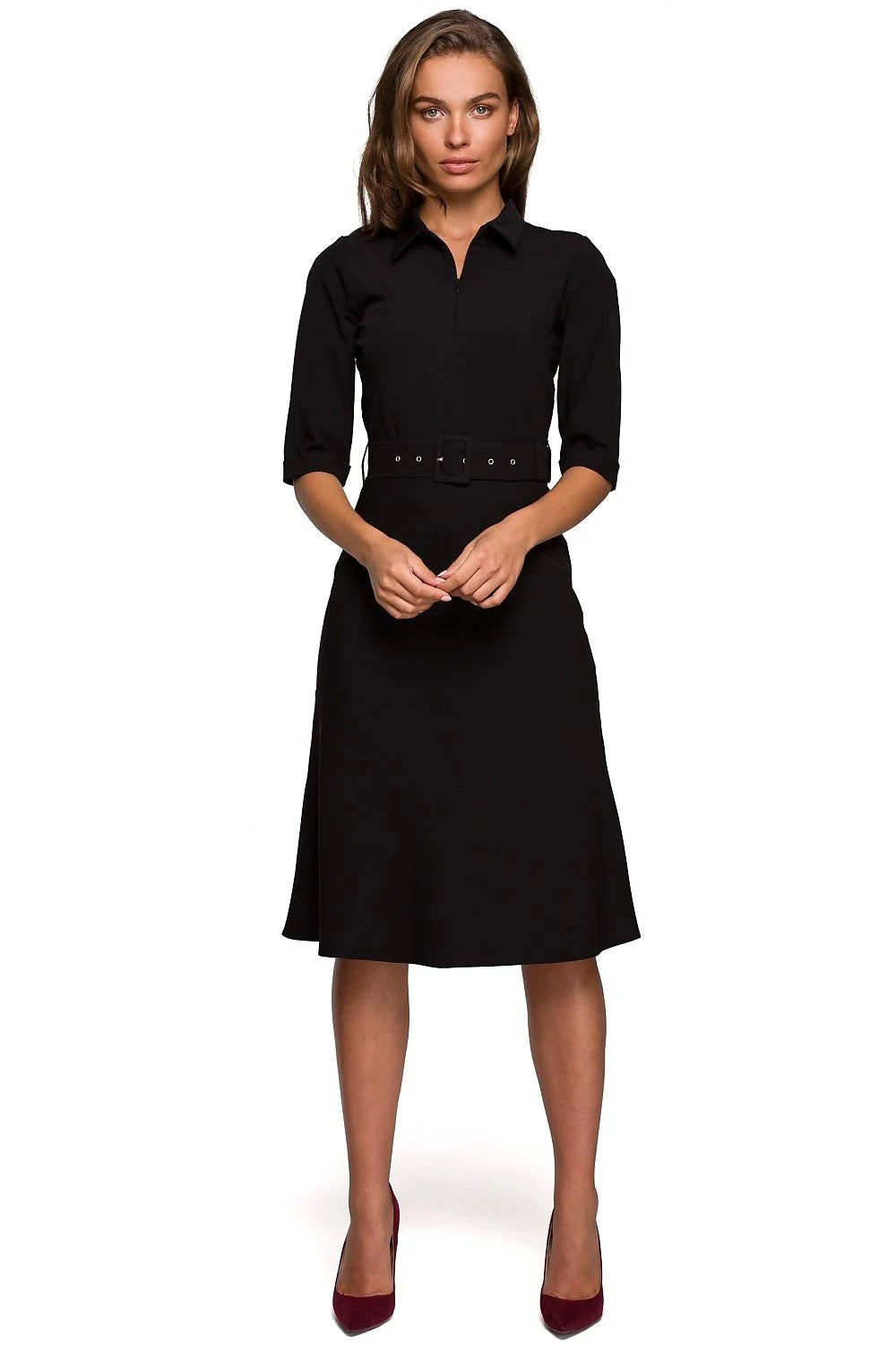 robe élégante noire chemisier midi manches mi longues col chemise cintrée taille haute ceinture intégrée boucle rectangulaire œillets