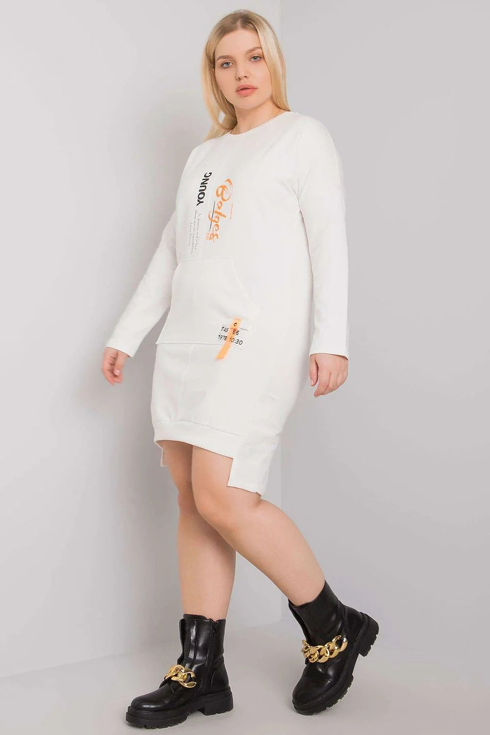 Robe sweat coton décontractée blanc cassé manches longues imprimé texte pour style urbain moderne