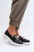 Mocassins pour femmes Step in style, design moderne, cuir perforé noir, semelle épaisse blanche, détails dorés, confort et style, tailles disponibles