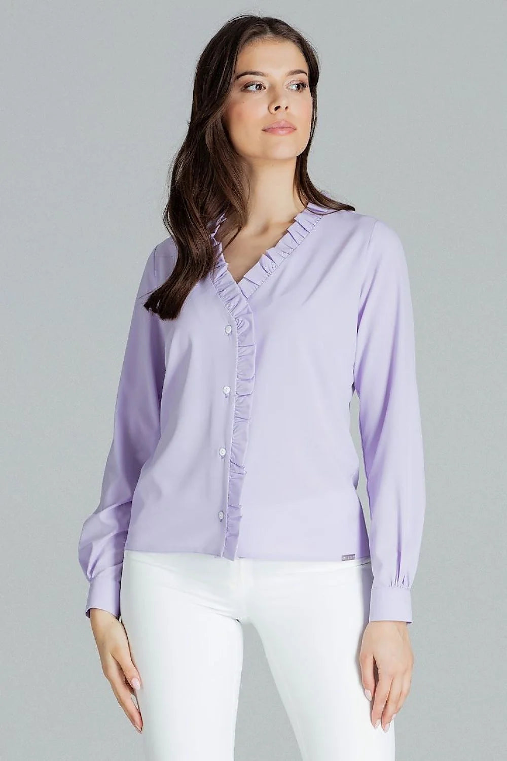 chemisier blanc manches longues col V volants boutonnage central popeline léger fluide coupe ajustée romantique polyvalent élégant féminin bureau casual