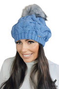 Bonnet Kamea pour femme en laine tricotée élégant hiver pompon fourrure synthétique gris couleur bleue douce ajustement confortable