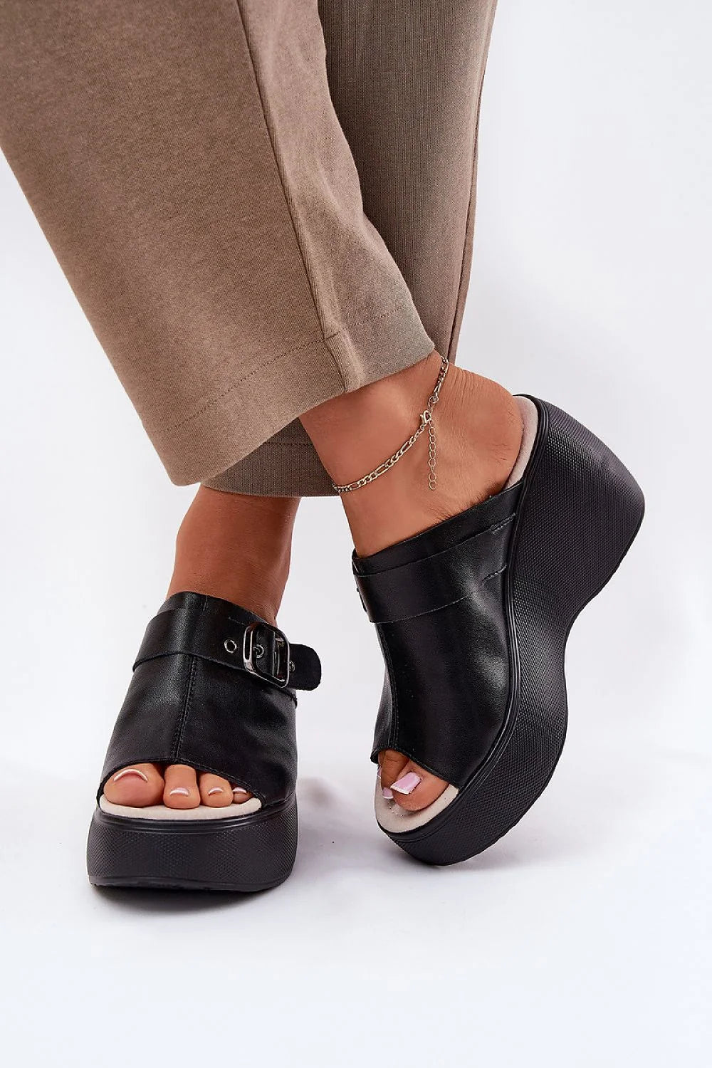 Sandales platesforme style audacieux cuir naturel noir femmes occasions spéciales confort talon compensé sangle argentée
