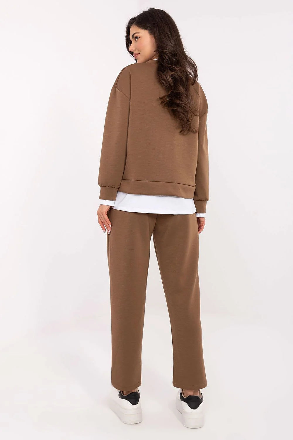 ensemble loungewear femme sweat col rond oversize molleton doux beurre pantalon taille haute jambes droites poches latérales viscose élasthanne camel