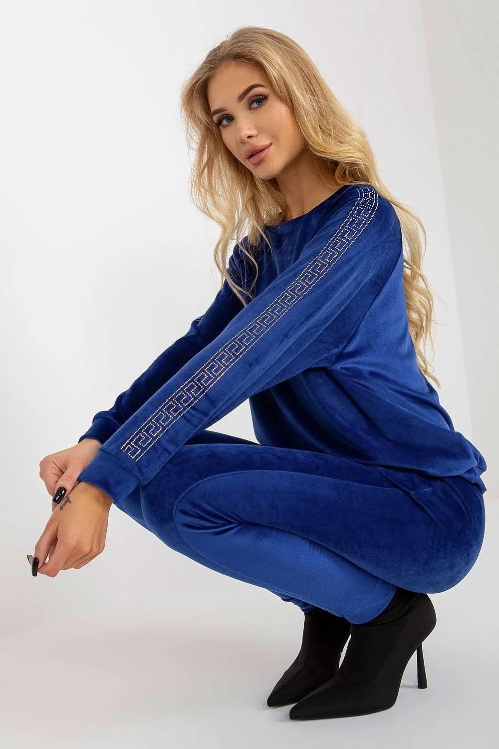 Ensemble Relevance velours bleu roi longue blouse manches longues pantalon ajusté femme élégant confort