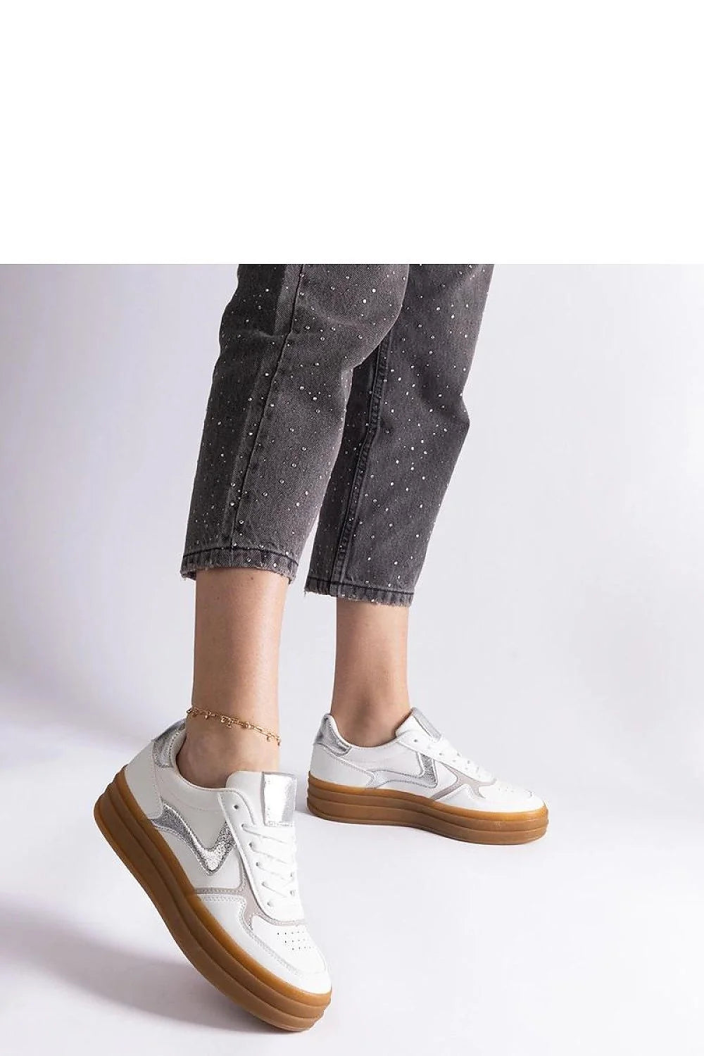 Solea baskets basses femme cuir blanc métallisés argentés semelle caramel gomme plateforme crantée lacets perforations rembourré confortable