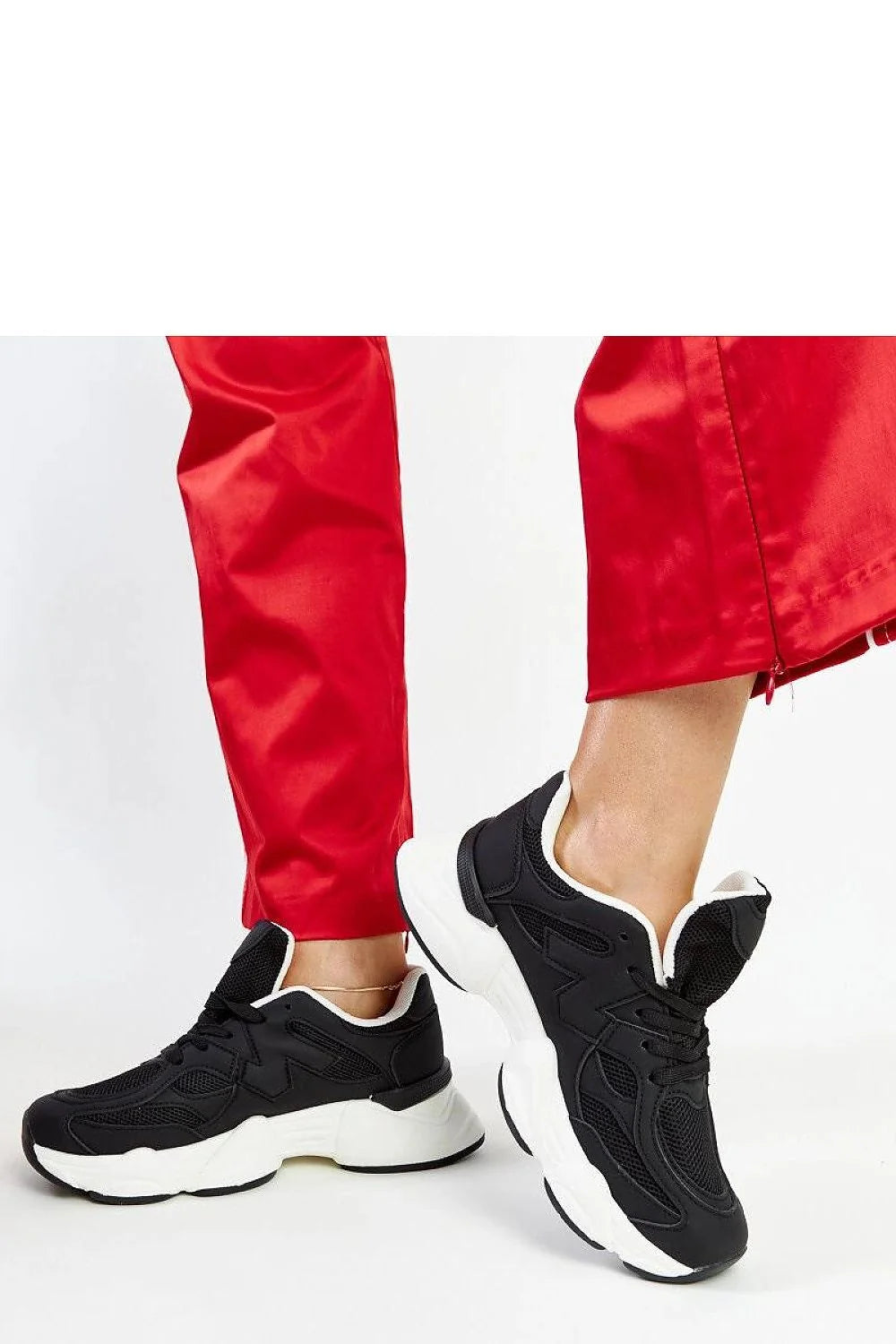 baskets femme chunky mesh noir empiècements synthétique semelle blanche compensée oversize sculptée crantée maintien col rembourré lacets respirante