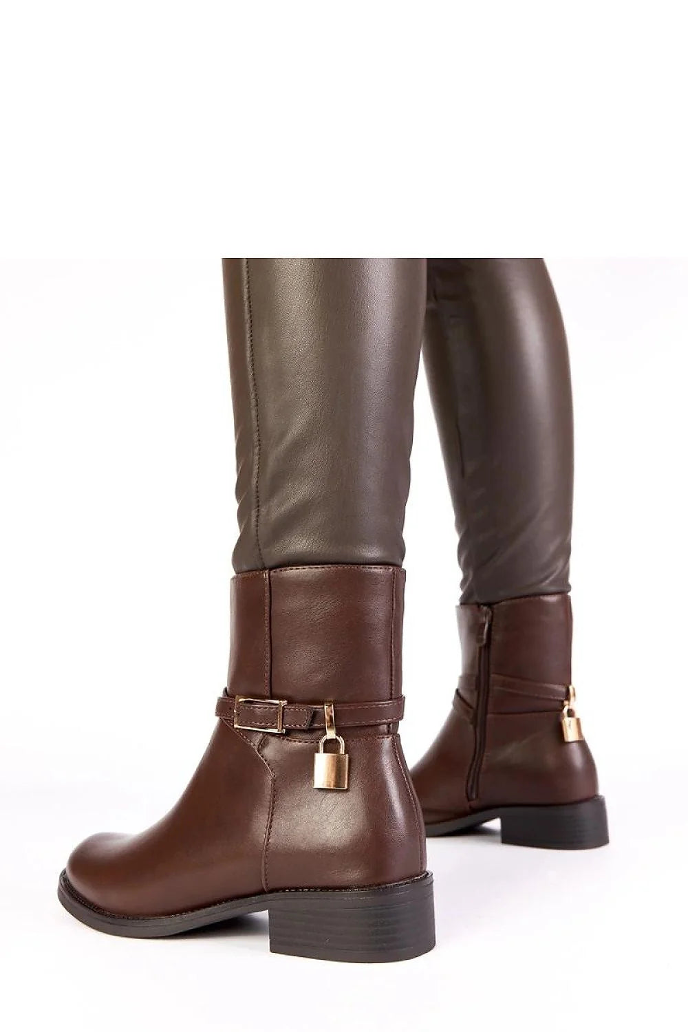 bottines femme brunes chocolat cuir synthétique tige mi mollet fermeture zippée bride boucle dorée cadenas talon bloc antidérapante