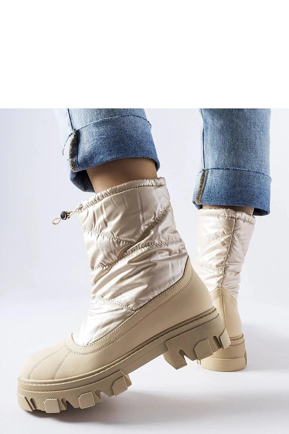 Bottes neige Cendrillon beige matelassé satiné similicuir mimollet semelle plateforme épaisse cramponnée antidérapante cordon serrage isolante chaude urbaine