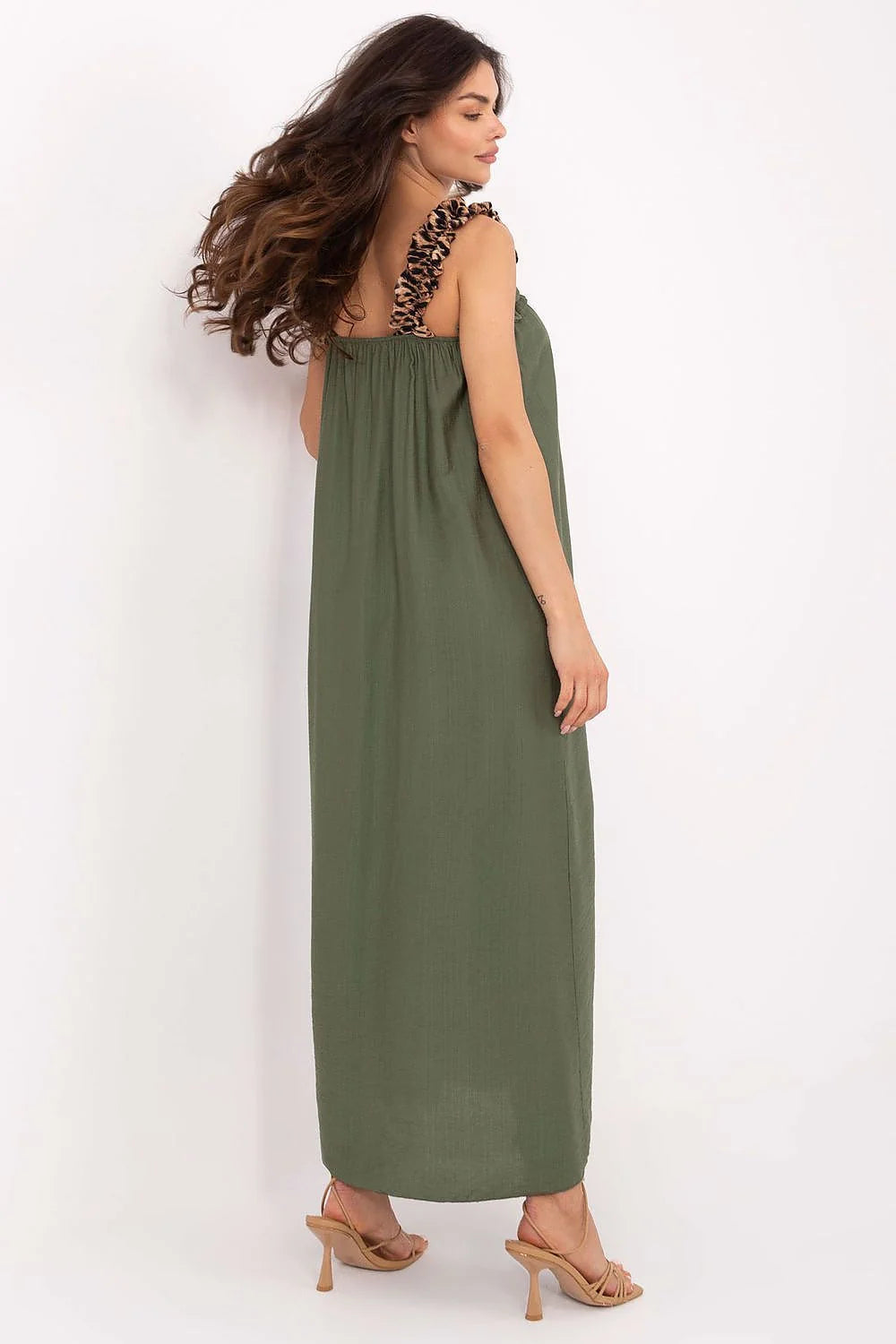robe longue maxi viscose olive kaki coupe droite fluide cheville encolure smockée rectangulaire bretelles larges léopard volantées gaufrée bohème légère