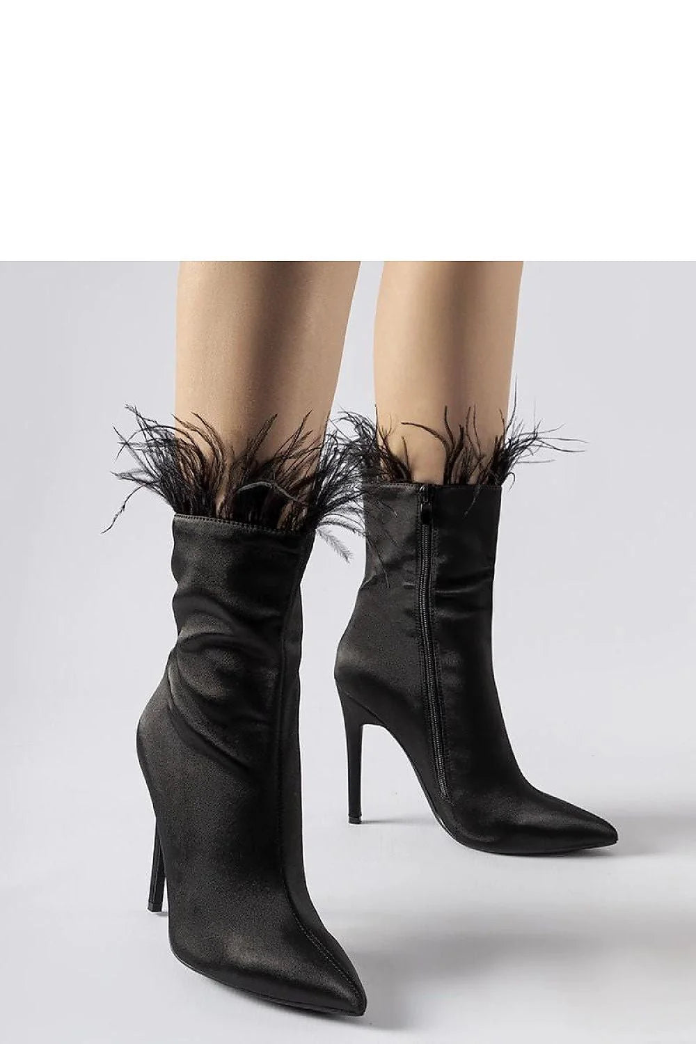 bottines femme satinées noires talons aiguilles stiletto bout pointus tige mi mollet froncées plumes décoratives fermeture éclair latérale rembourrées confortables