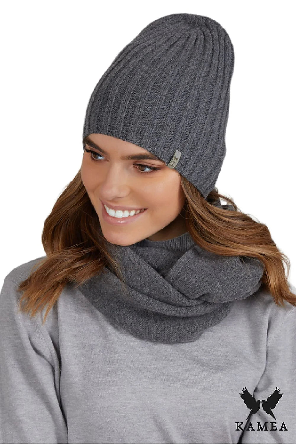 Bonnet et écharpe Kamea en tricot laine acrylique graphite femme hiver élégant ajusté confort thermique accessoires mode