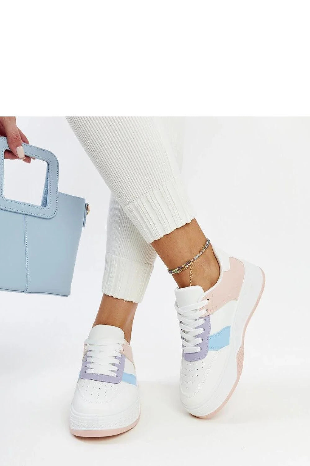 sneakers femme blanches similicuir pastel rose lilas bleu ciel semelle plateforme épaisse perforée respirante lacets rembourrée cheville antidérapante rétro confortable