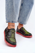 sneakers basses femme cuir noir embossé floral brodé mesh vert fluo lacets néon bout rond semelle crantée rouge confort