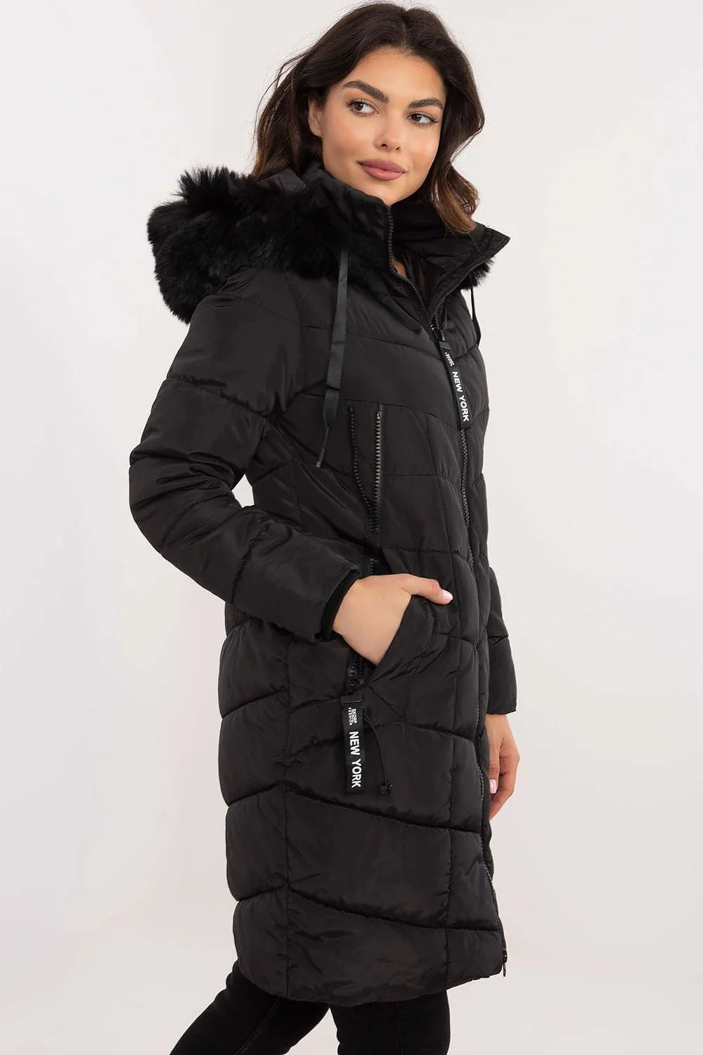 Manteau d'hiver pour femme long noir en polyester design matelassé fourrure synthétique capuche amovible fermeture éclair robuste style moderne urban wear