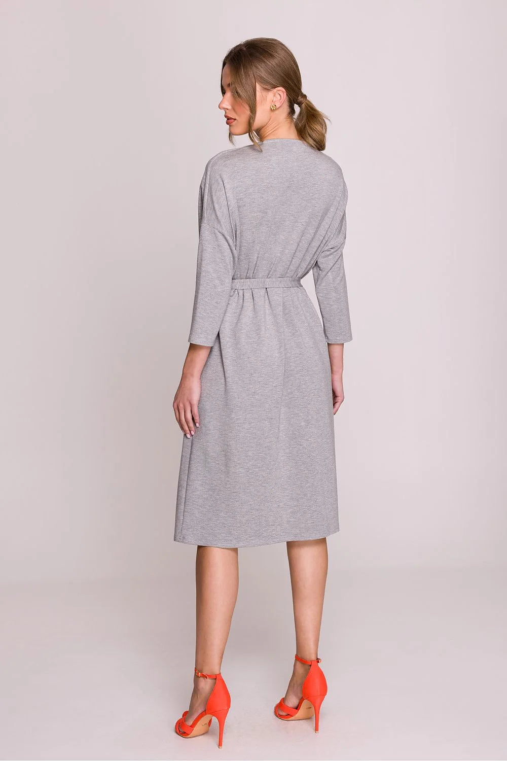 Robe midi femmes élégante style minimaliste coupe droite manches longues col drapé tissu doux couleur grise