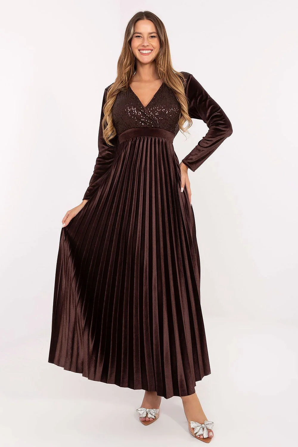robe soirée plissée velours chocolat maxi scintillante paillettes cache coeur décolleté V manches longues taille empire laçage dos bonnets rembourrés