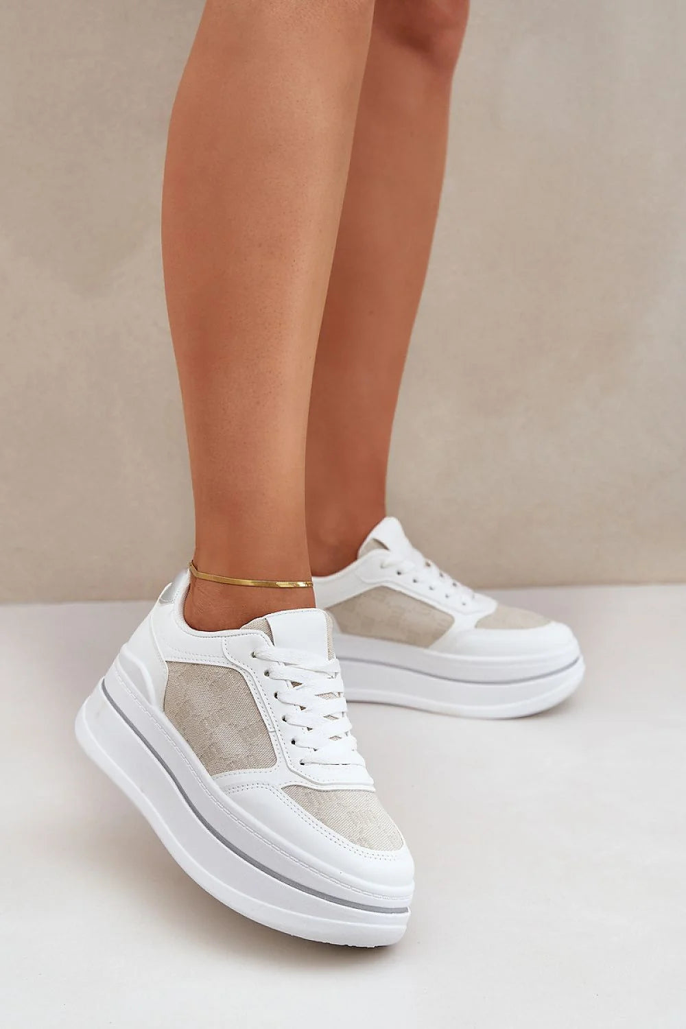 Chaussures de sport modernes pour femmes style urbain plateforme cuir synthétique tissu motif géométrique beige confortable maintien cheville
