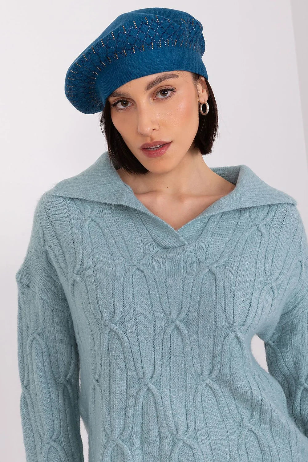 ensemble chic béret pull motifs perforés strass cachemire acrylique coton bleu profond bleu clair torsades oversize