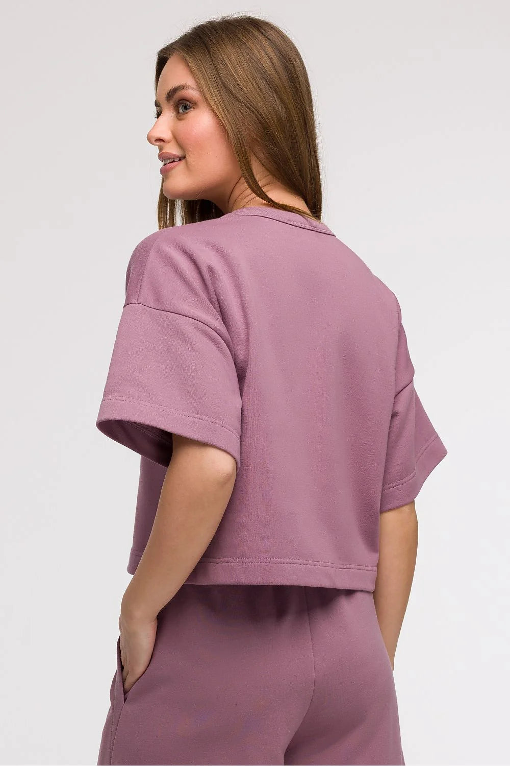 Ensemble décontracté pour femmes haut et short ample couleur mauve doux coupe moderne style minimaliste matériaux confortables