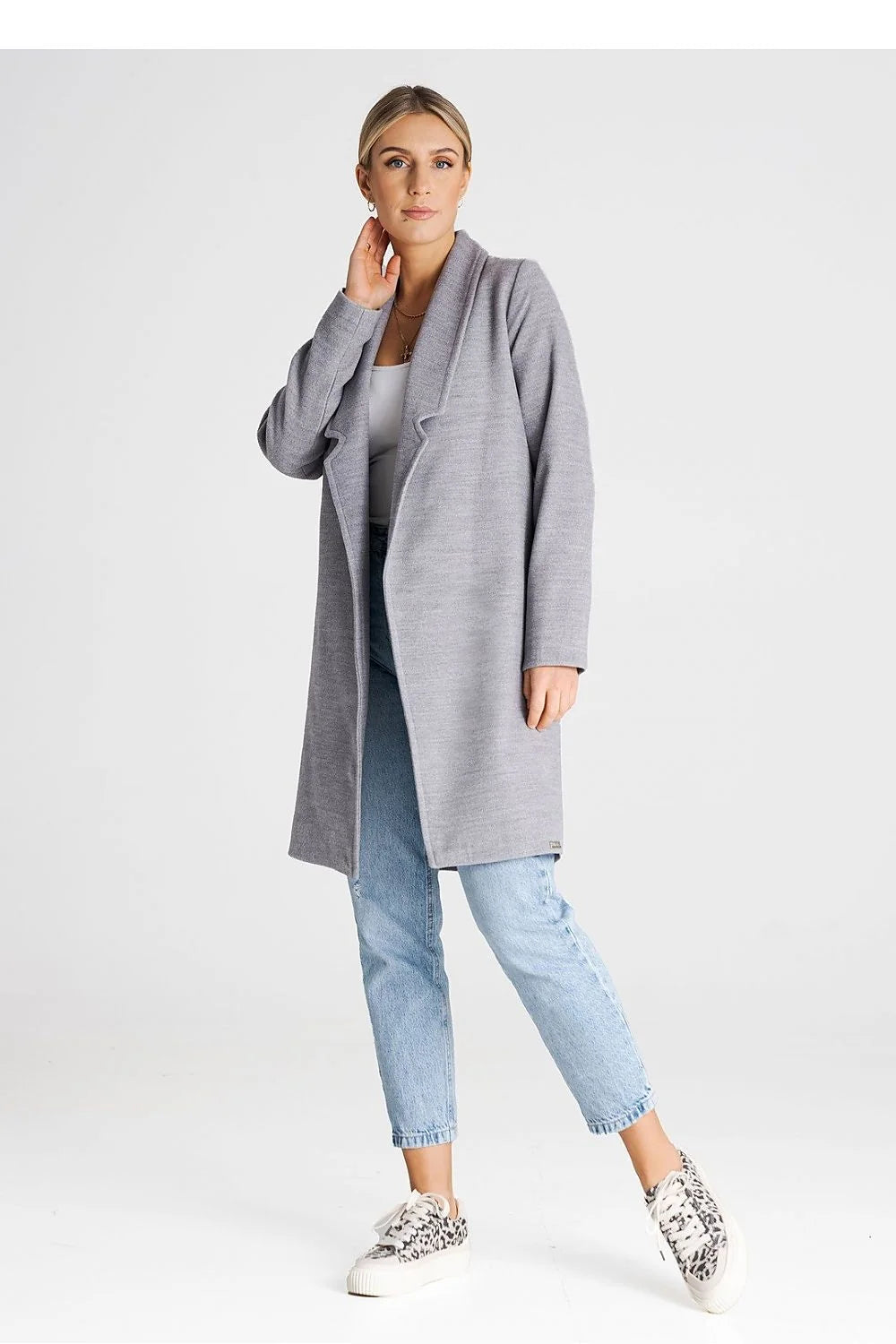 Manteau femme moderne design minimaliste couleur grise longueur genoux col châle sans boutons polyester viscose