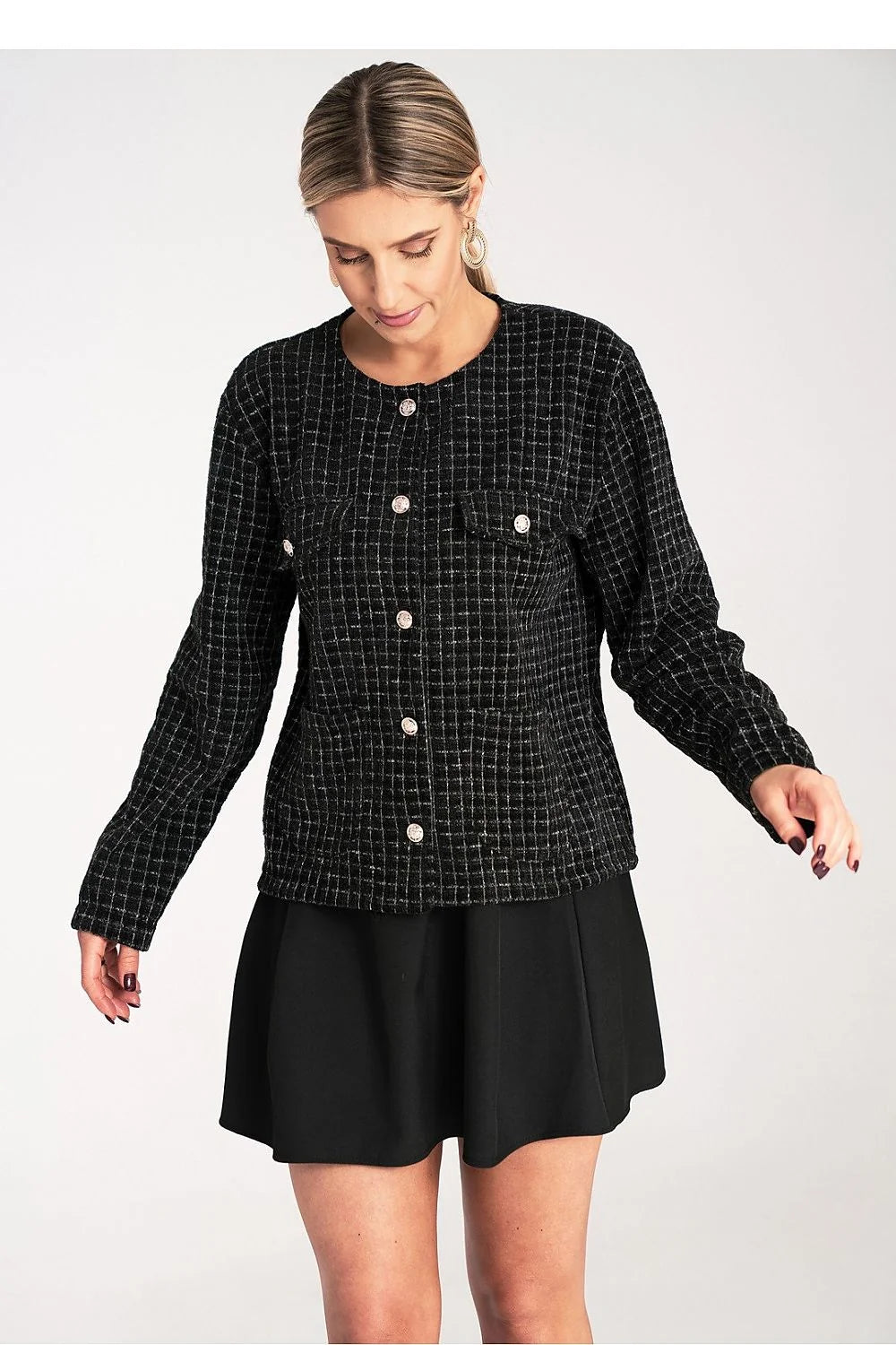 blazer femme élégante tweed noir carreaux subtils boutons argentés coupe droite manches longues encolure ronde poches plaquées texture bouclée
