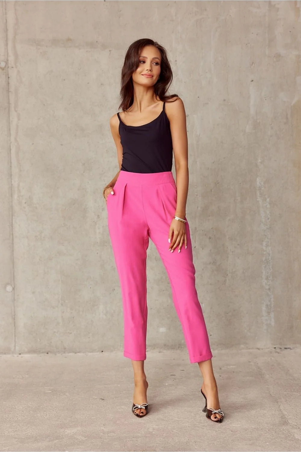 pantalon femme élégant droit taille ajustable cheville coupe cigarette polyester viscose tissu fluide soyeuse poches obliques fermeture latérale Pologne