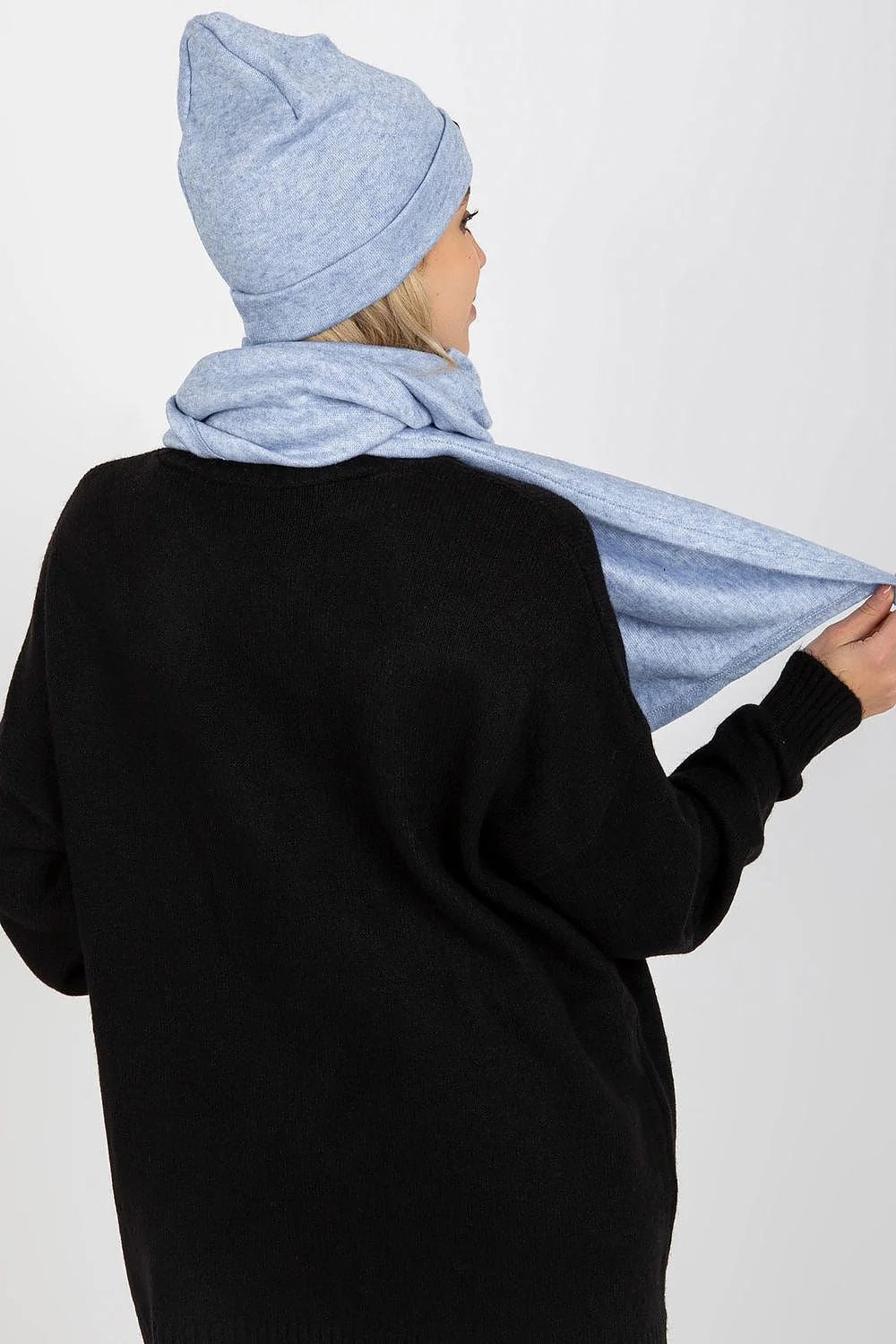 Ensemble d'hiver pour femme Lakerta, bonnet et écharpe en angora et spandex, style moderne et minimal, couleur grise unie, coupe ajustée et volumineuse
