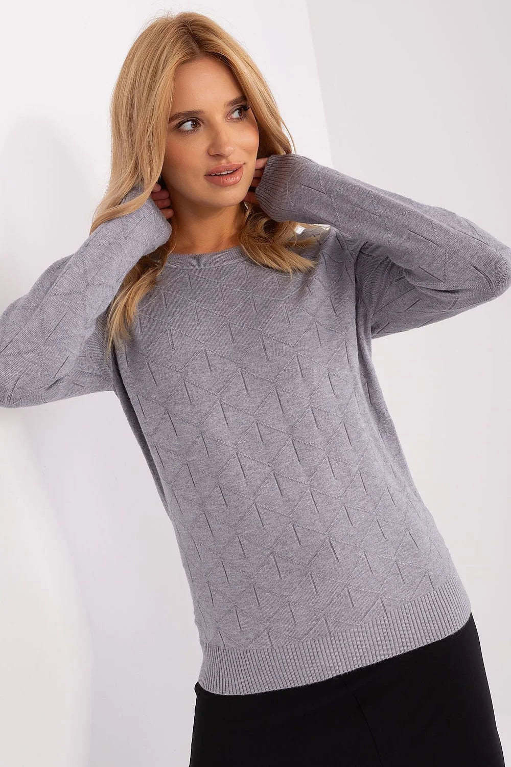 Pull tricot femme motifs géométriques coton doux laine acrylique manches longues encolure ronde coupe ajustée finitions côtelées casual-chic hiver