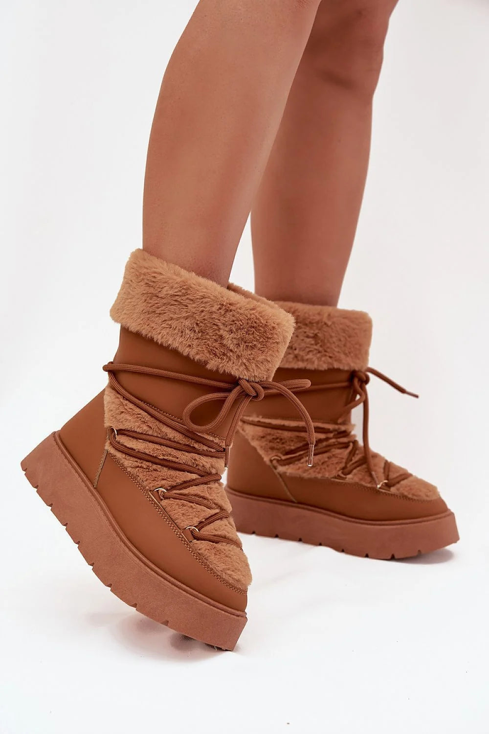 bottines neige femme plateforme cuir écologique fourrure intérieure col retroussé camel lacets œillets semelle crantée antidérapante bout rond